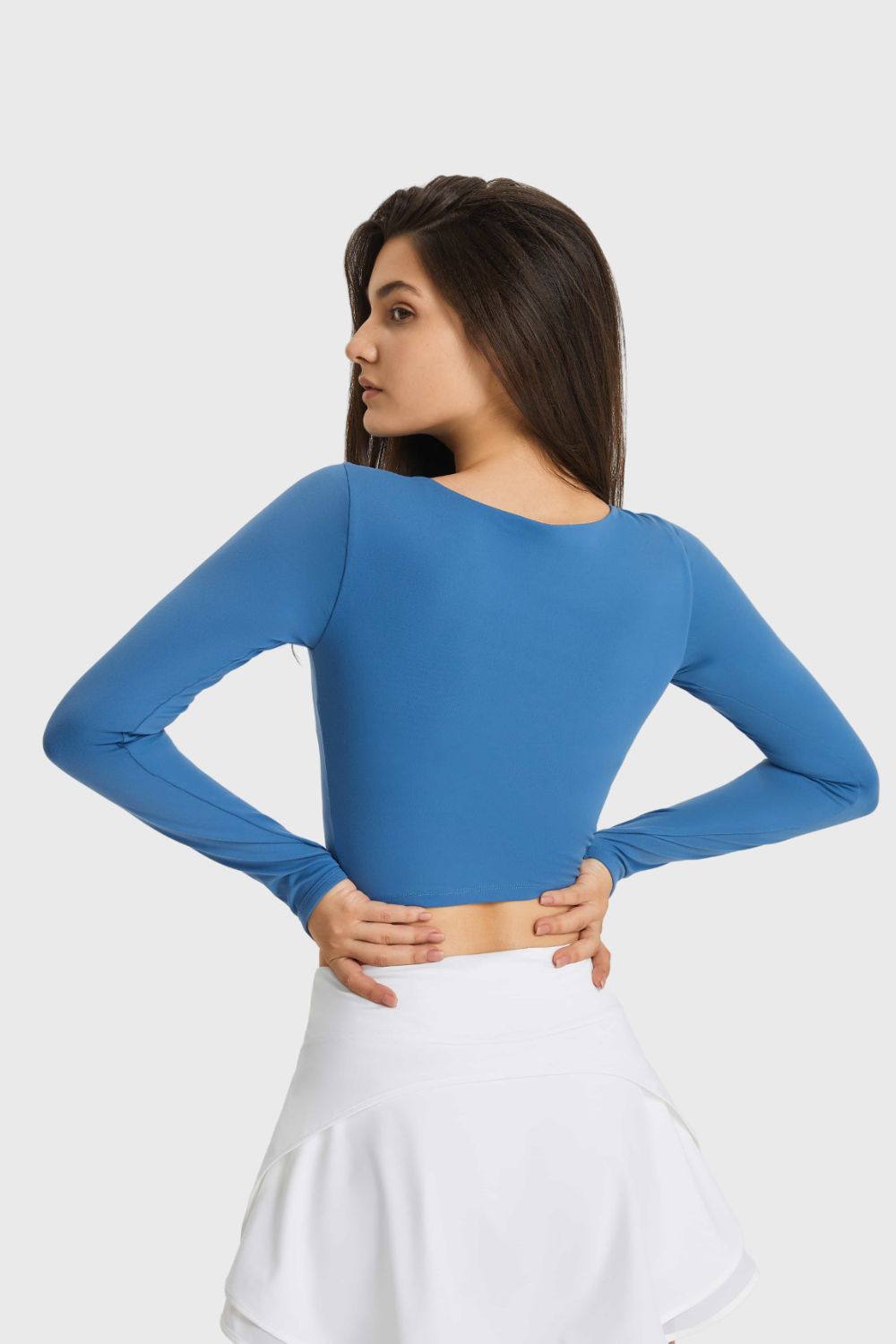 Millennia Cutout Long Sleeve Cropped Sports Top - Farnelli