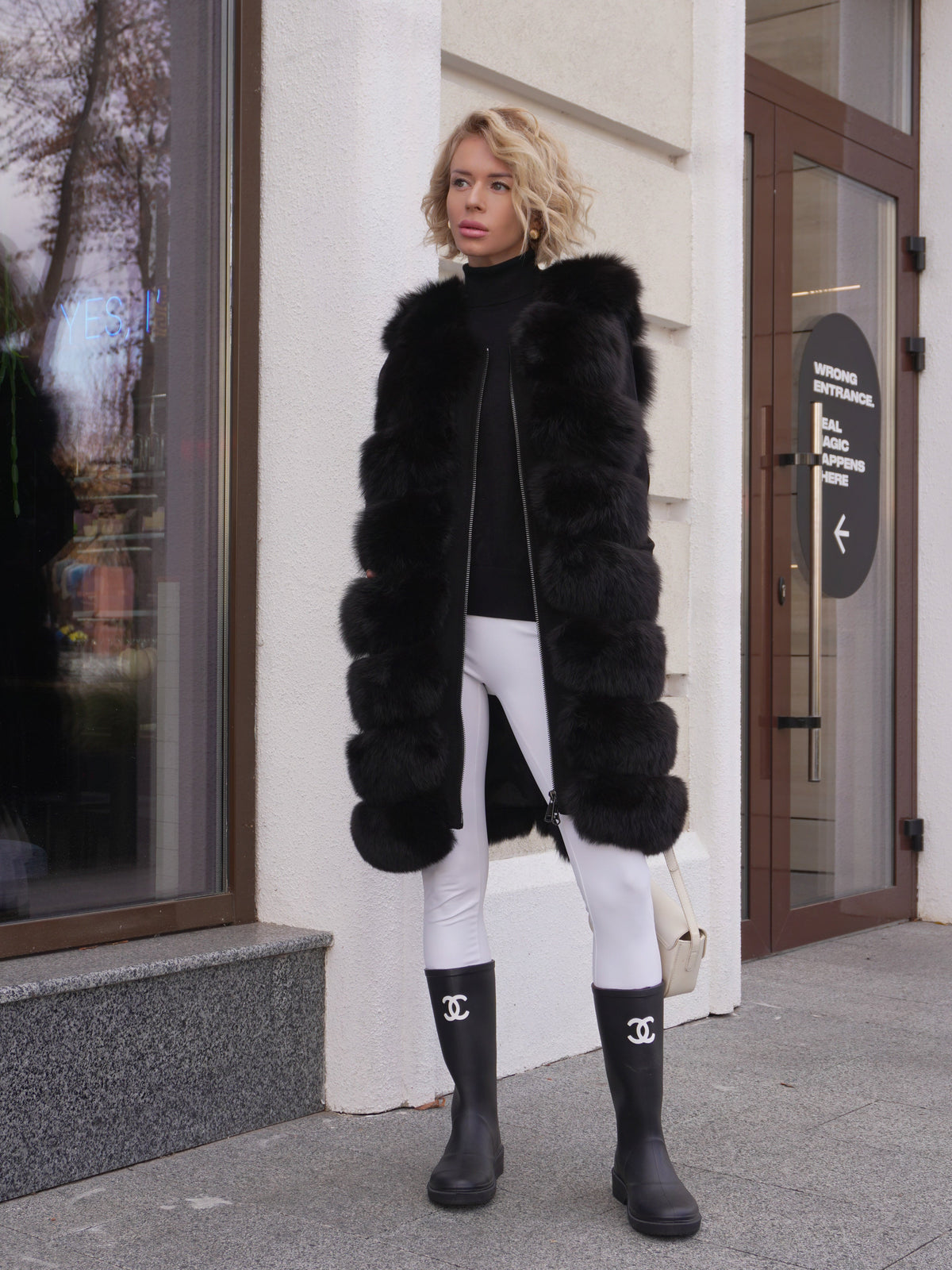 Genuine Alaska® Outerwear Company polar fox fur vest, 90 cm, shown from the front