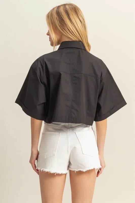 HYFVE Front Pockets Poplin Collared Neck Crop Shirt - Farnelli