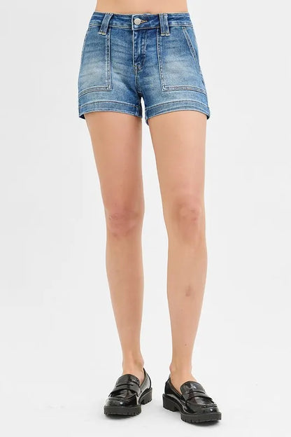 RISEN Low Rise Patched Pocket Shorts - Farnelli