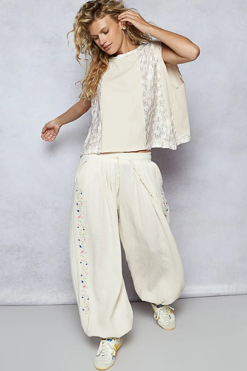 POL Round Neck Sleeveless Top with Floral Contrast - Farnelli