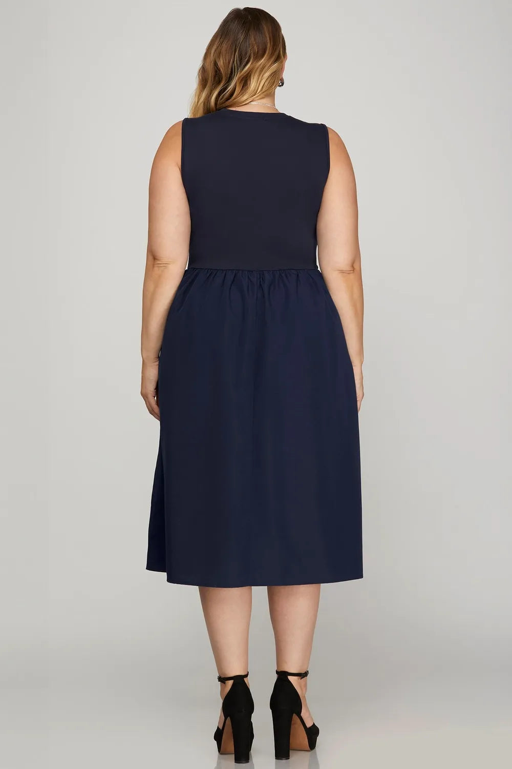 She + Sky Full Size Sleeveless Poplin Woven Midi Dress with Pockets Plus Size - Farnelli