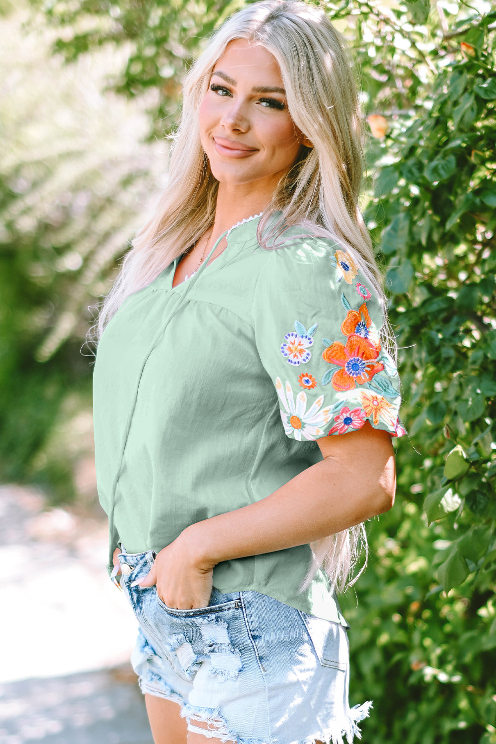 Reya Floral Embroidered Puff Sleeve Split Neck Blouse - Farnelli
