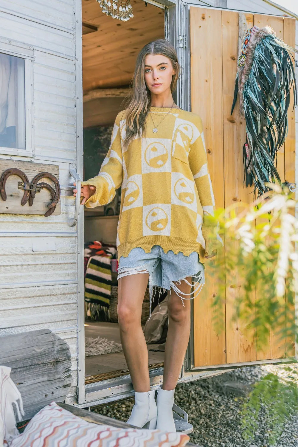 And The Why Checkerboard Sweater with Yin Yang Pattern - Farnelli