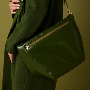 Allégorie cactus hobo fanny bag with adjustable strap and green cactus design, casual accessory for everyday use.