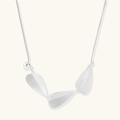Botanical Whisper Necklace - Farnelli