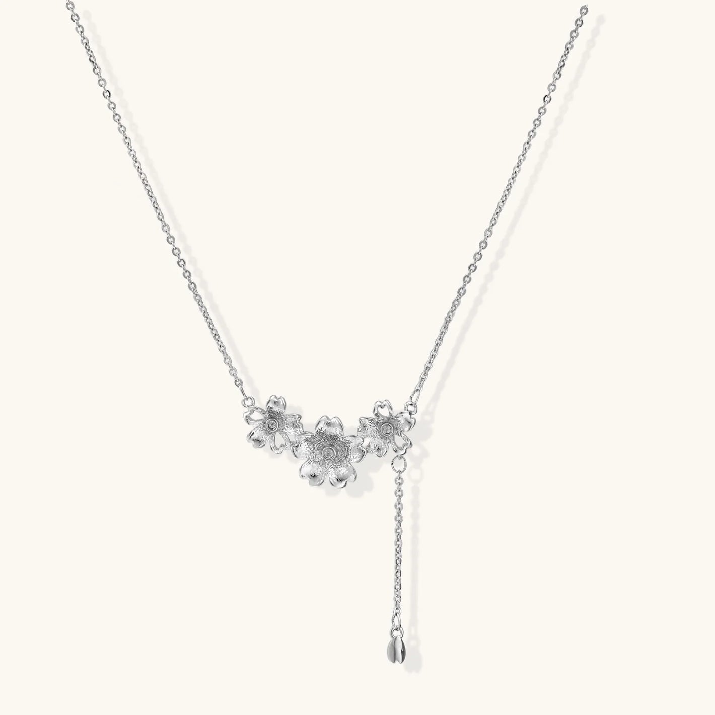 Silver Bloom Lariat - Farnelli