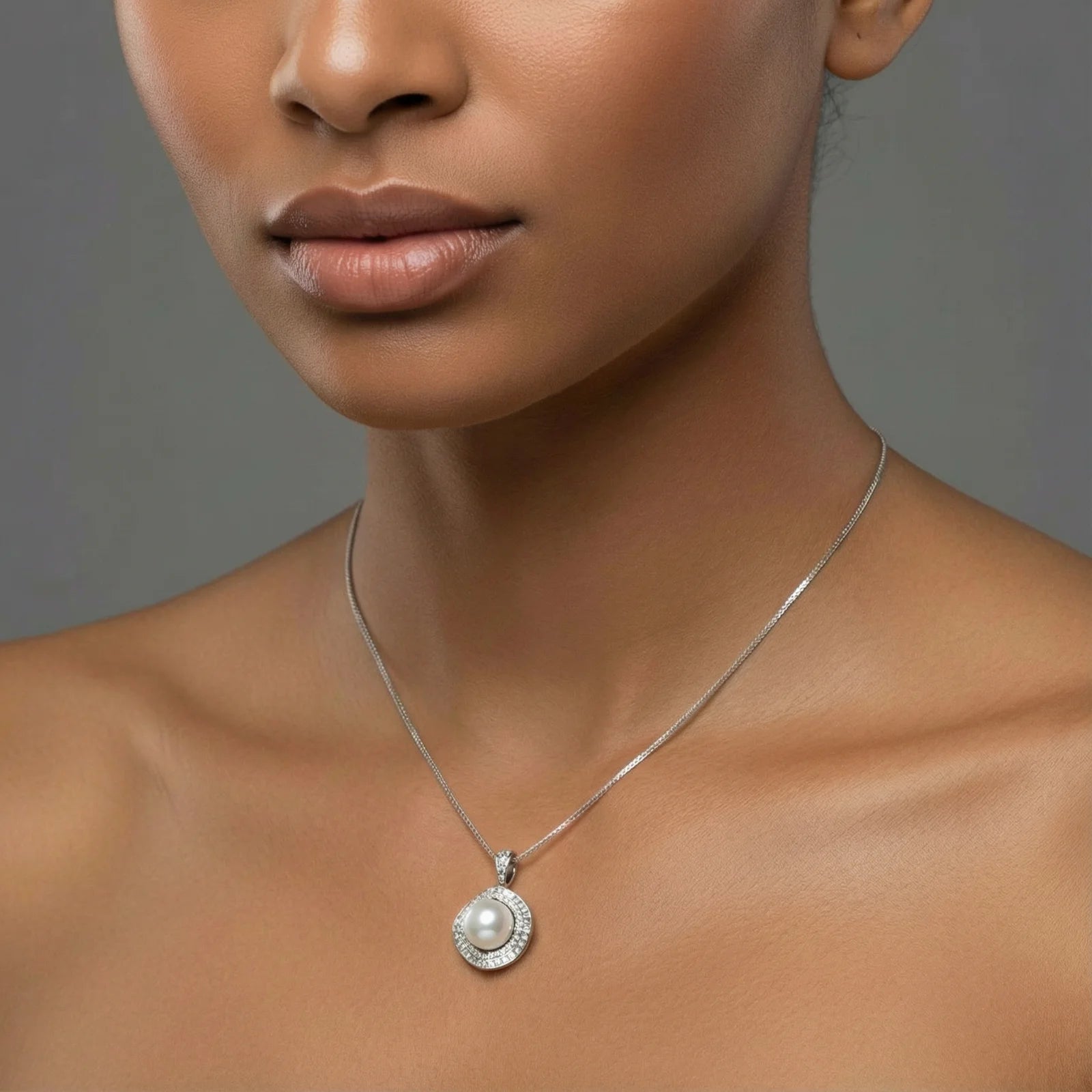 Halo Pearl Statement Necklace - Farnelli
