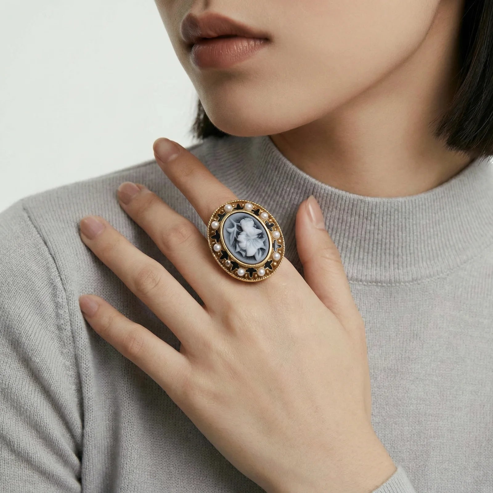 Victorian Rose Cameo Ring - Farnelli