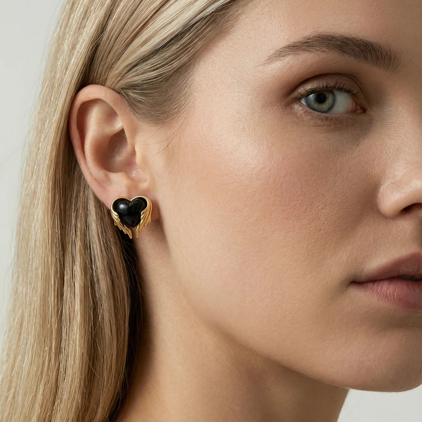 Angel Heart Studs - Farnelli
