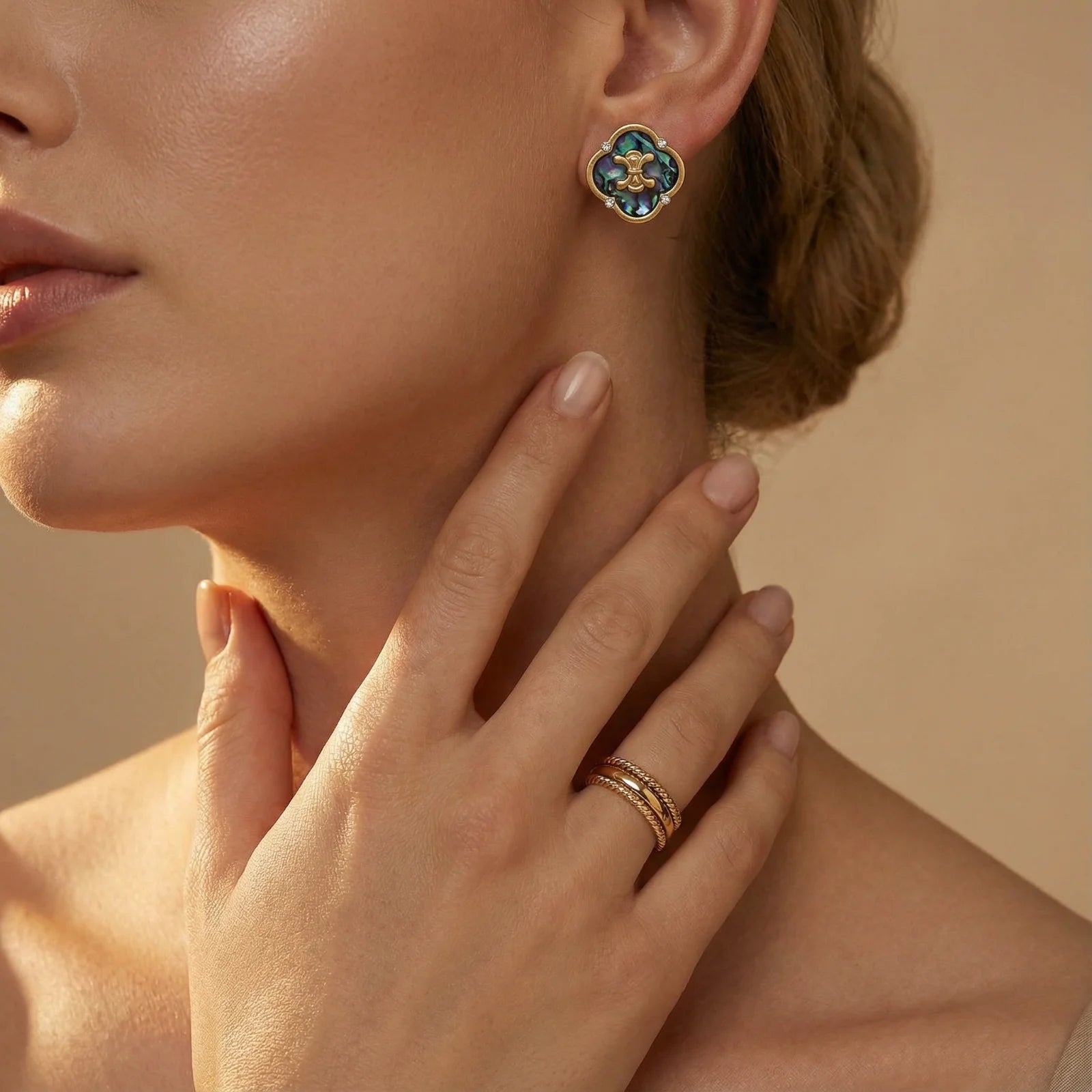 Mystic Shell Quatrefoil Studs - Farnelli