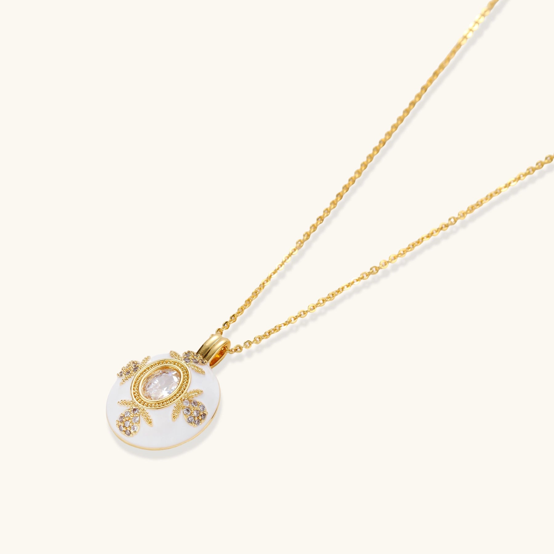 Golden Medallion Necklace - Farnelli