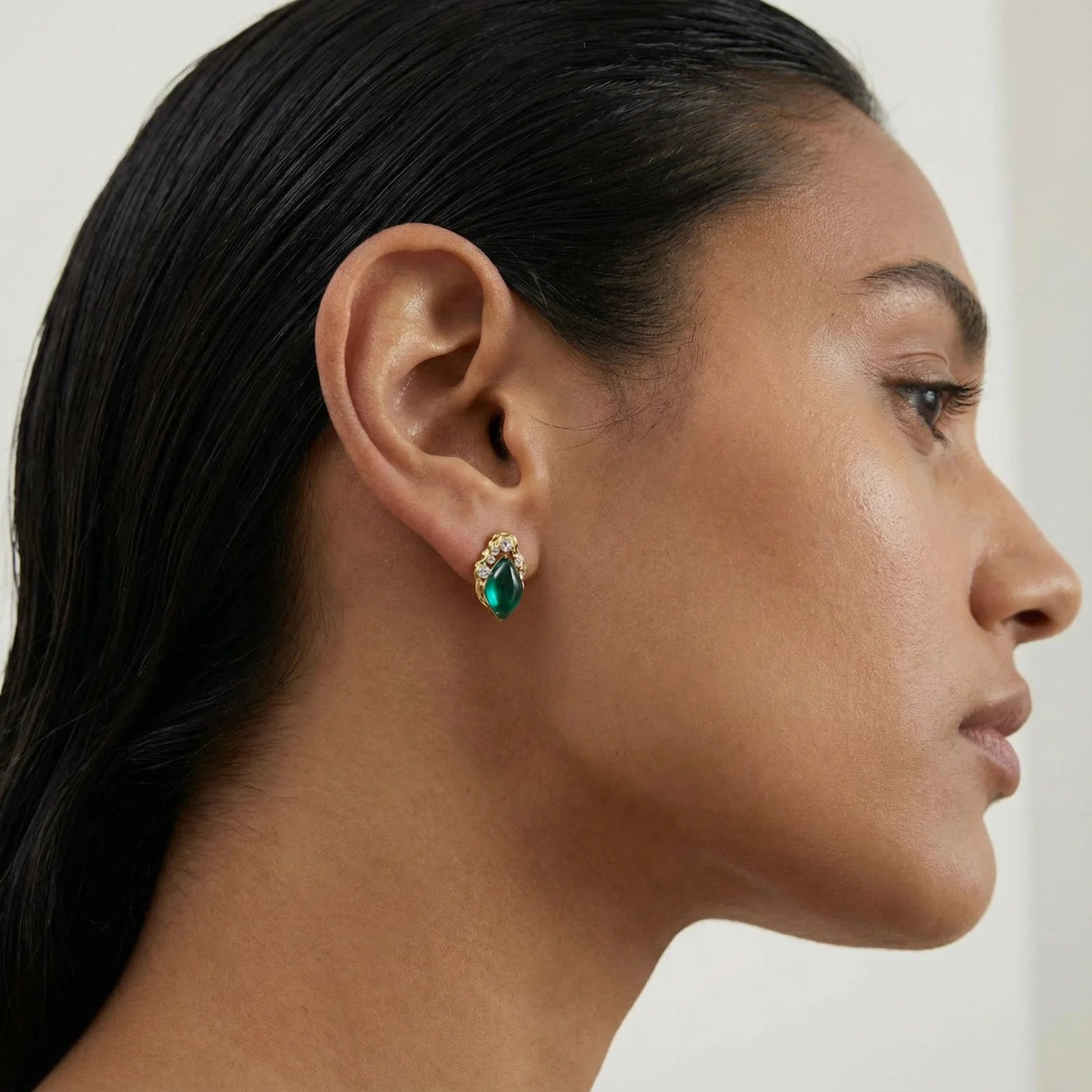 Emerald Mystique Studs - Farnelli