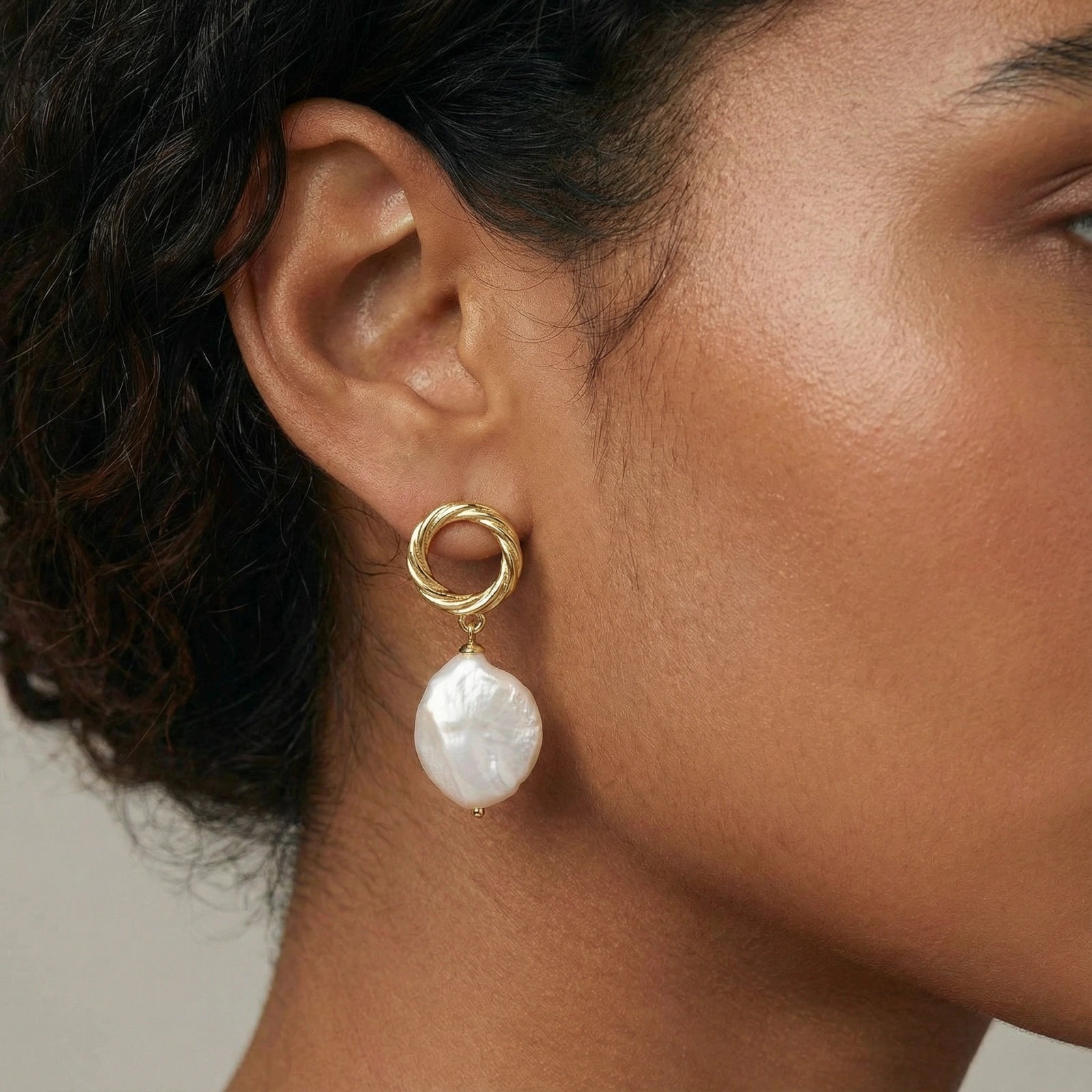 Pearl Glow Drop Earrings - Farnelli