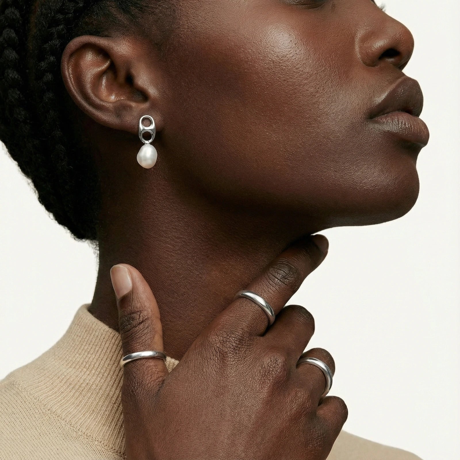 Pearl Circle Drop Studs - Farnelli