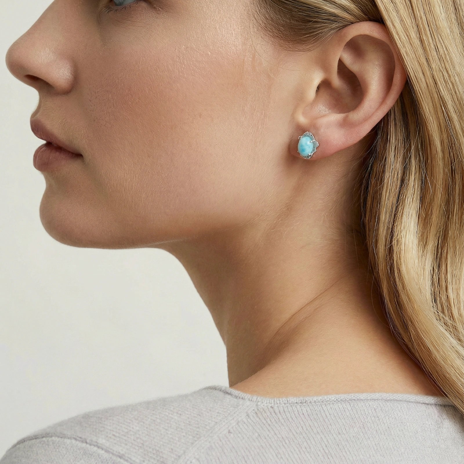 Larimar Dreams Studs - Farnelli
