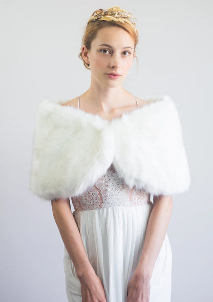Ivory with Black Tips Faux Fur Wrap (Serena Wht03)