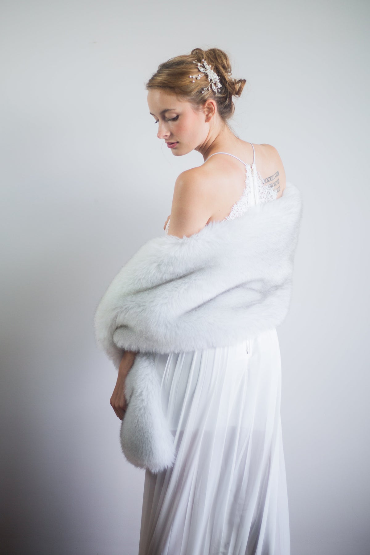 Light Gray / Silver with Black Tips Faux Fur Shawl (Lilian LGry01)