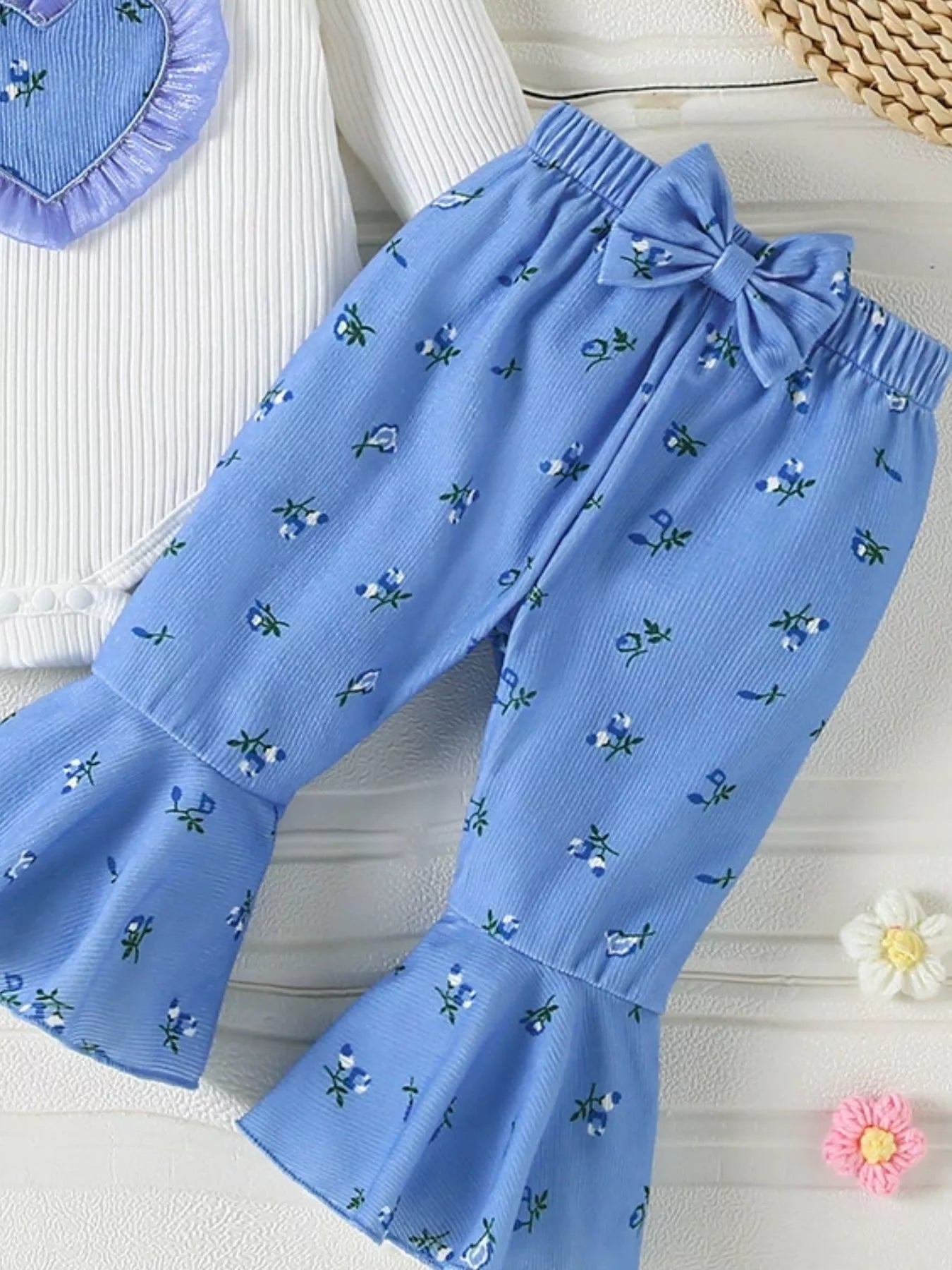 Children's Ruffled Bodysuit and Floral Pants Outfit Set with Headband - Farnelli