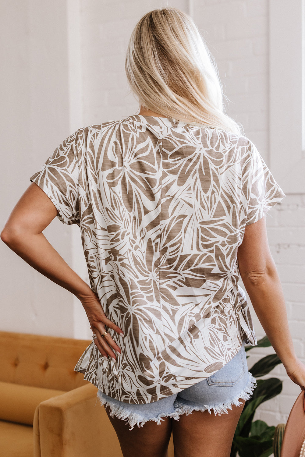 Karter Floral V Neck Short Sleeve Loose Fit Blouse - Farnelli