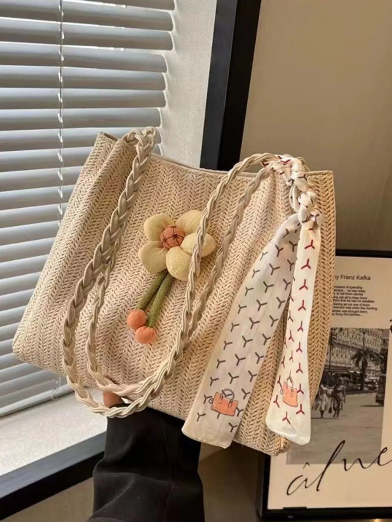 Floral Decor Woven Straw Tote Bag - Farnelli