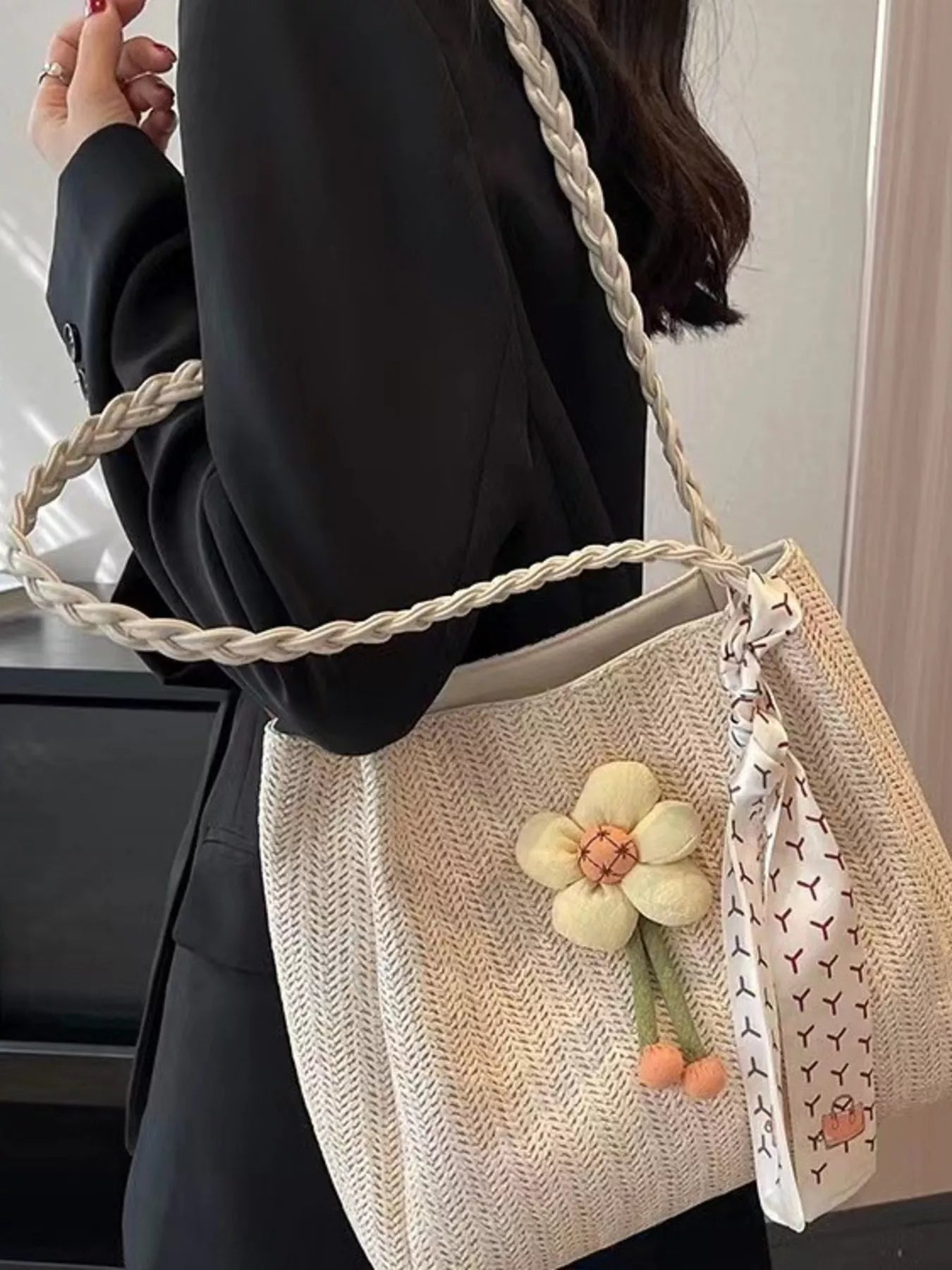 Floral Decor Woven Straw Tote Bag - Farnelli