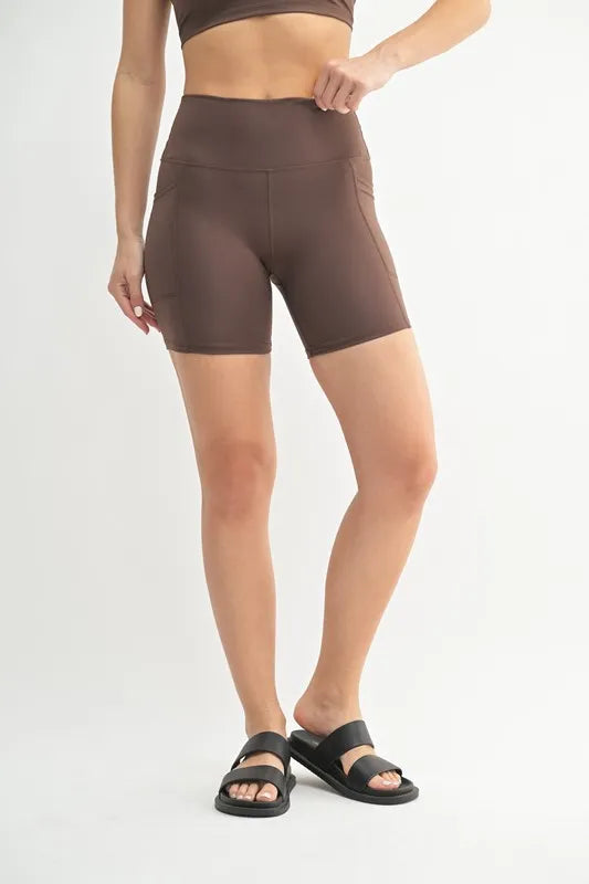 MONO B Venice Cloud Light Sculpt Biker Shorts - Farnelli