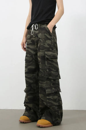 Men's Camouflage Wide Leg Jeans with Cargo Pockets - Farnelli