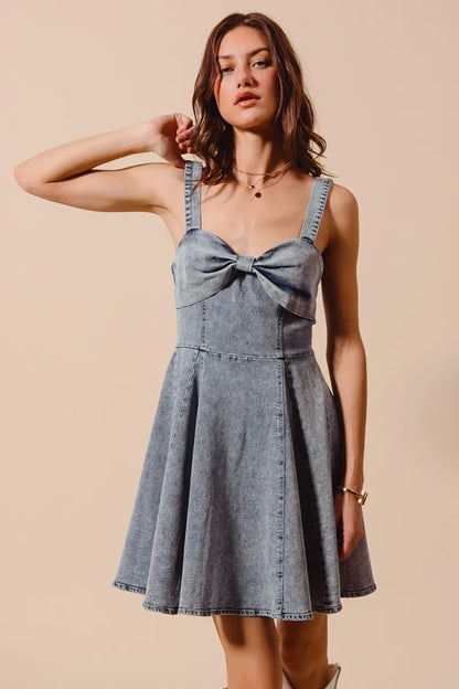SO ME Mineral Washed Bow Ribbon Denim Flare Dress - Farnelli