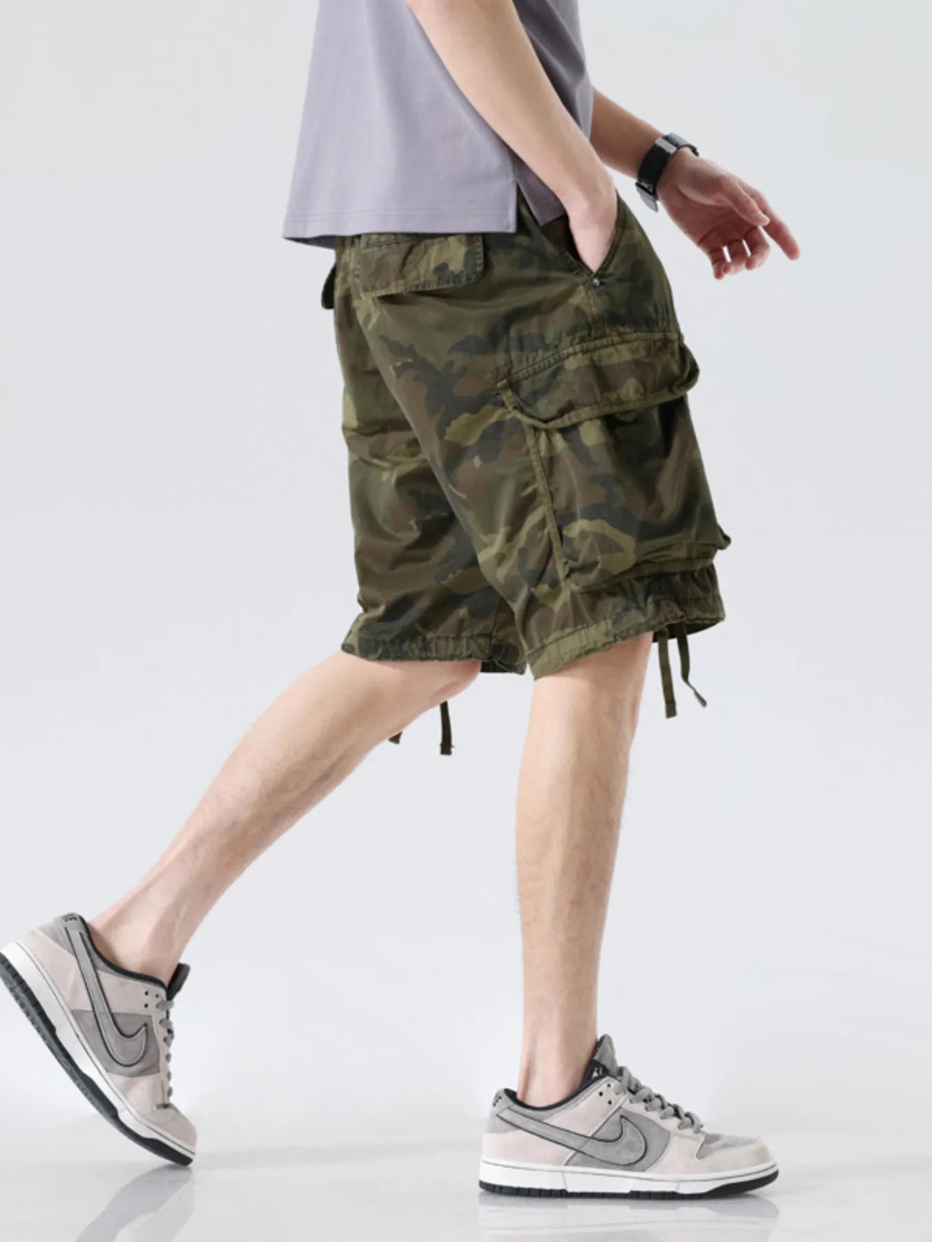 Men's Camouflage Cargo Shorts with Multiple Pockets - Farnelli