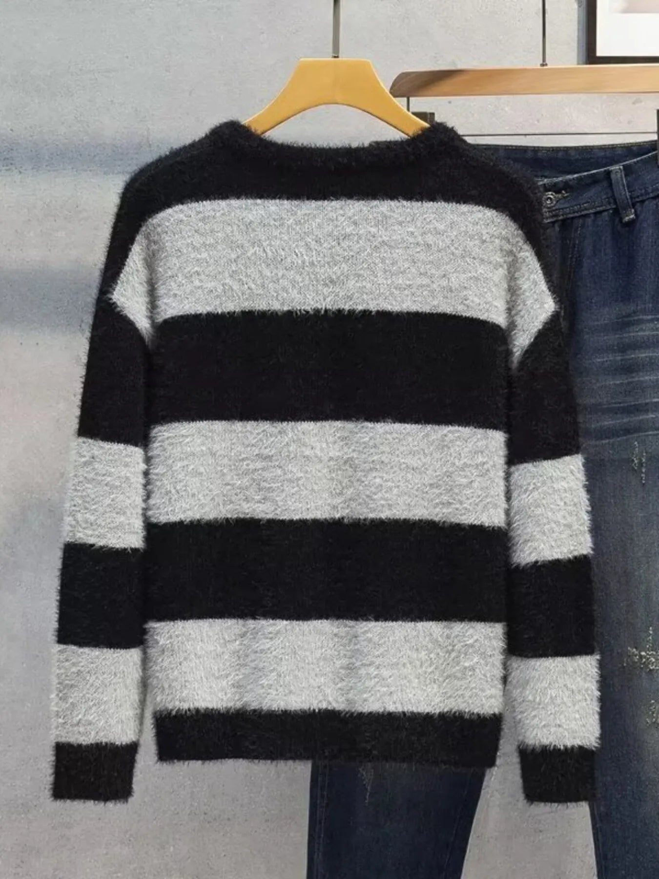 Men's Plus Size Striped Fuzzy Knit Pullover Sweater - Farnelli