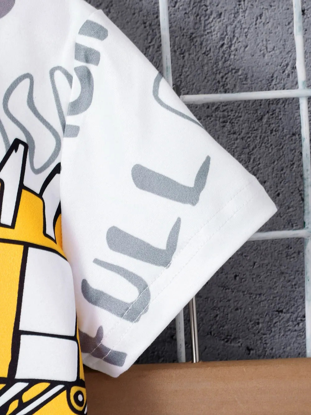 Children's Round Neck Cartoon Graphic T-Shirt and Shorts Set - Farnelli