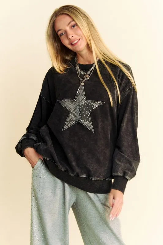 Davi & Dani Stud Star Patch Acid Washed Sweatshirt - Farnelli