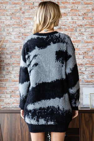 First Love Full Size Abstract Pattern Contrast Feather Yarn Sweater - Farnelli