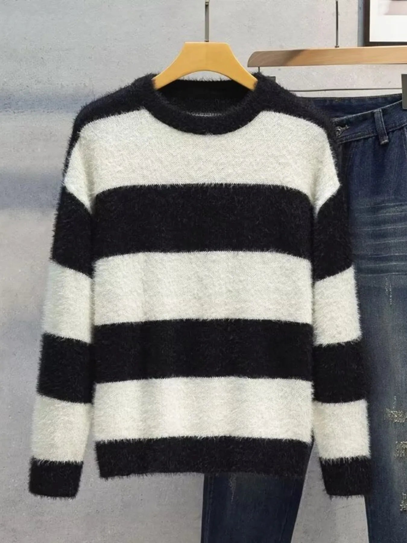 Men's Plus Size Striped Fuzzy Knit Pullover Sweater - Farnelli