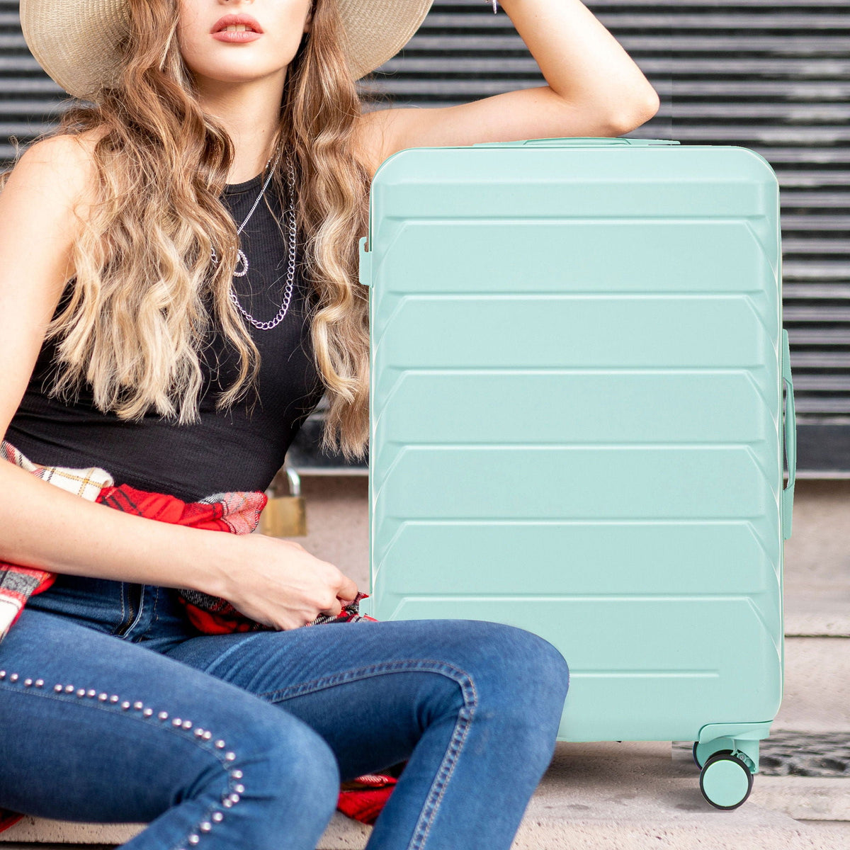 HouseOfZazla 3-piece spinner wheel luggage set with combination locks in assorted sizes