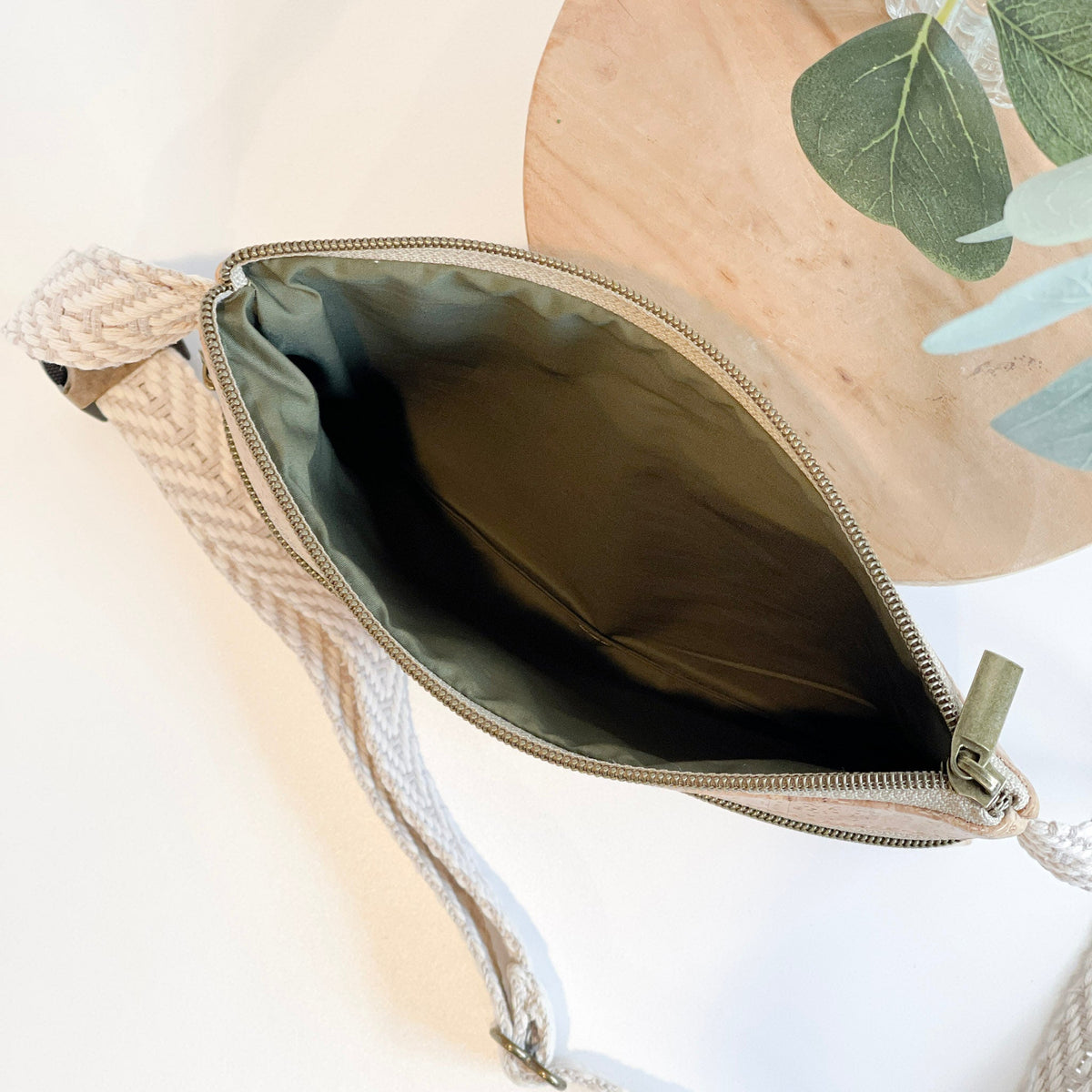 Carry Courage GUARDIAN belt bag in natural, minimalist design这里只精品