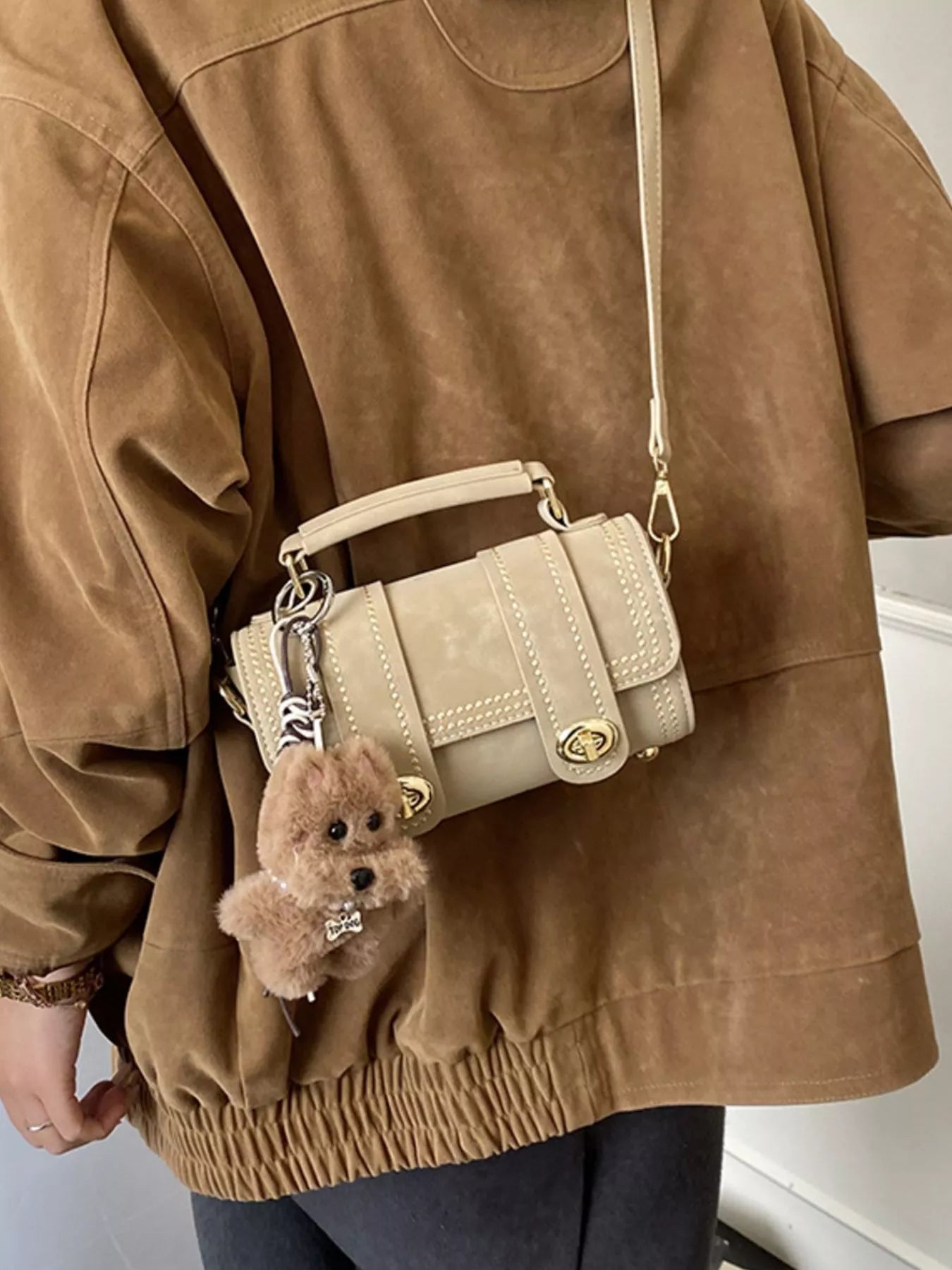 Barrel-Shaped Crossbody Bag - Farnelli