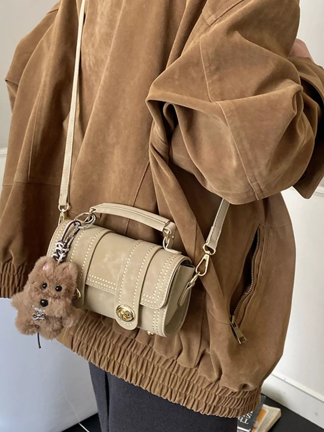 Barrel-Shaped Crossbody Bag - Farnelli
