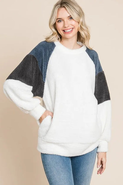 Culture Code Color Block Faux Fur Raglan Sleeve Sweatshirt - Farnelli