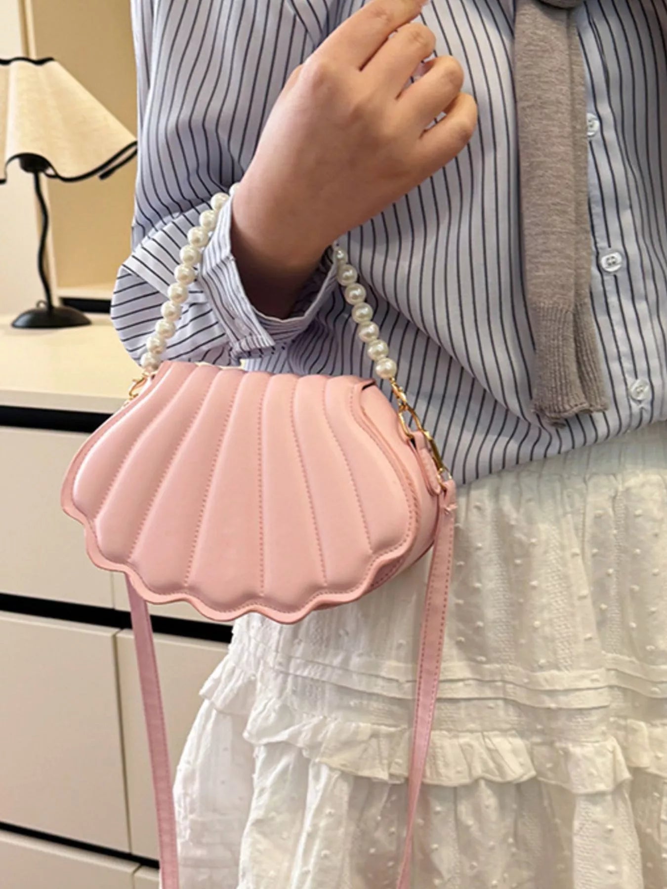 Shell-Shaped Pearl Decor Crossbody Bag - Farnelli