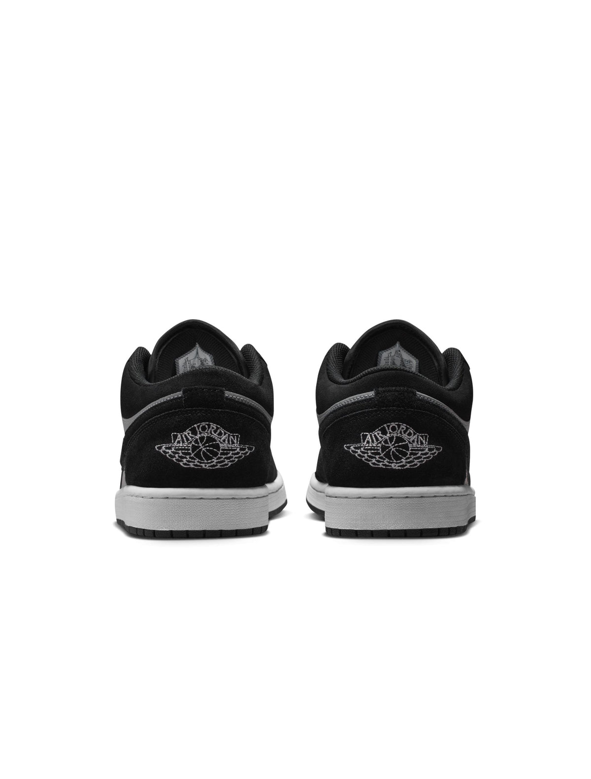 Denim Exchange Air Jordan men's 1 Low sneakers in black and whiteաժողով