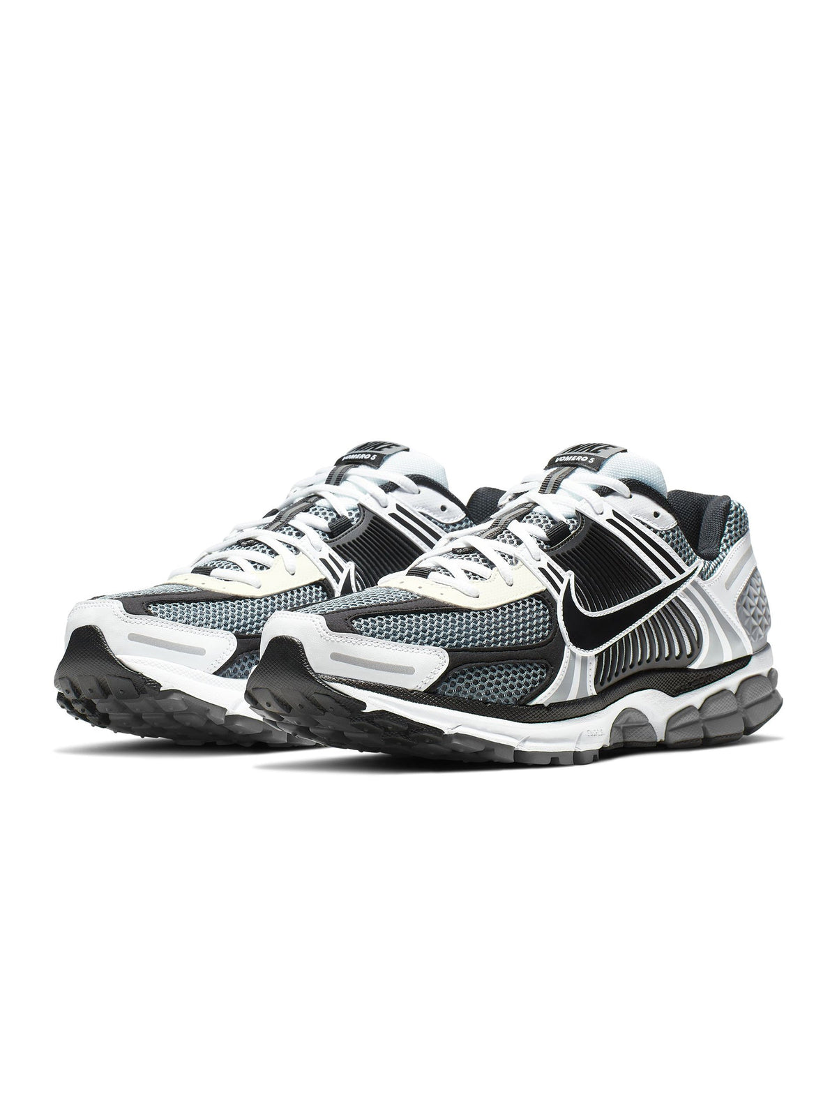 Nike men's Zoom Vomero 5 SE SP sneakers in dark grey, offered by Denim Exchange