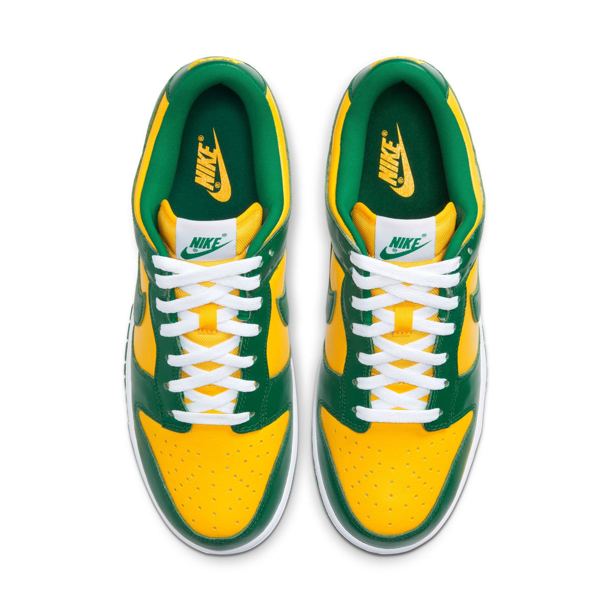 Men's Nike Dunk Low SP Pine Green sneaker in green and white leather, showcasing classic basketball shoe design.
