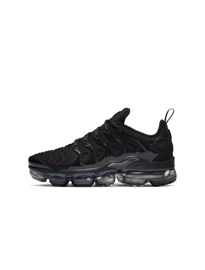 Nike Womens Air Vapormax Plus black-anthracite athletic sneakers for women, featuring a sleek design and breathable mesh in black and gray tones.