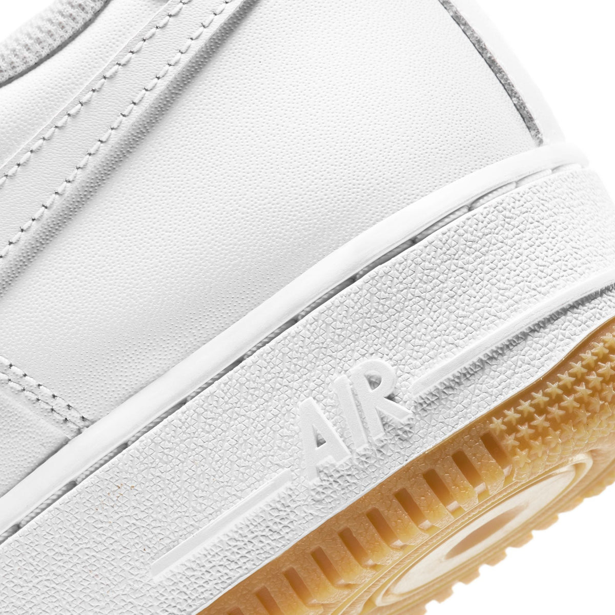 Nike men's Air Force 1 '07 white and gum sneakers, side view