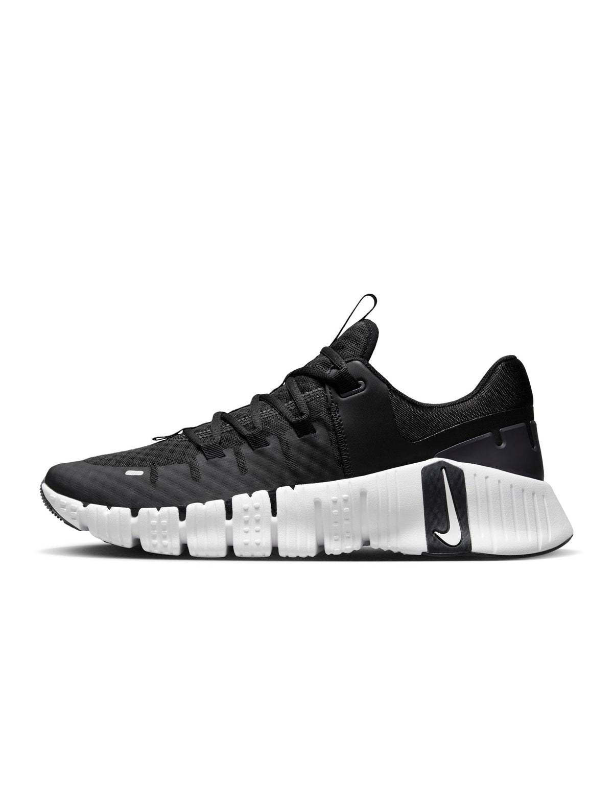 Nike men's Free Metcon 5 black and white training shoes from Denim Exchange