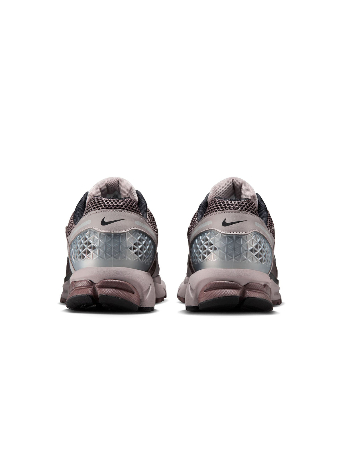Nike men's Zoom Vomero 5 running shoes in college grey, featuring breathable mesh and cushioned sole for comfort.
