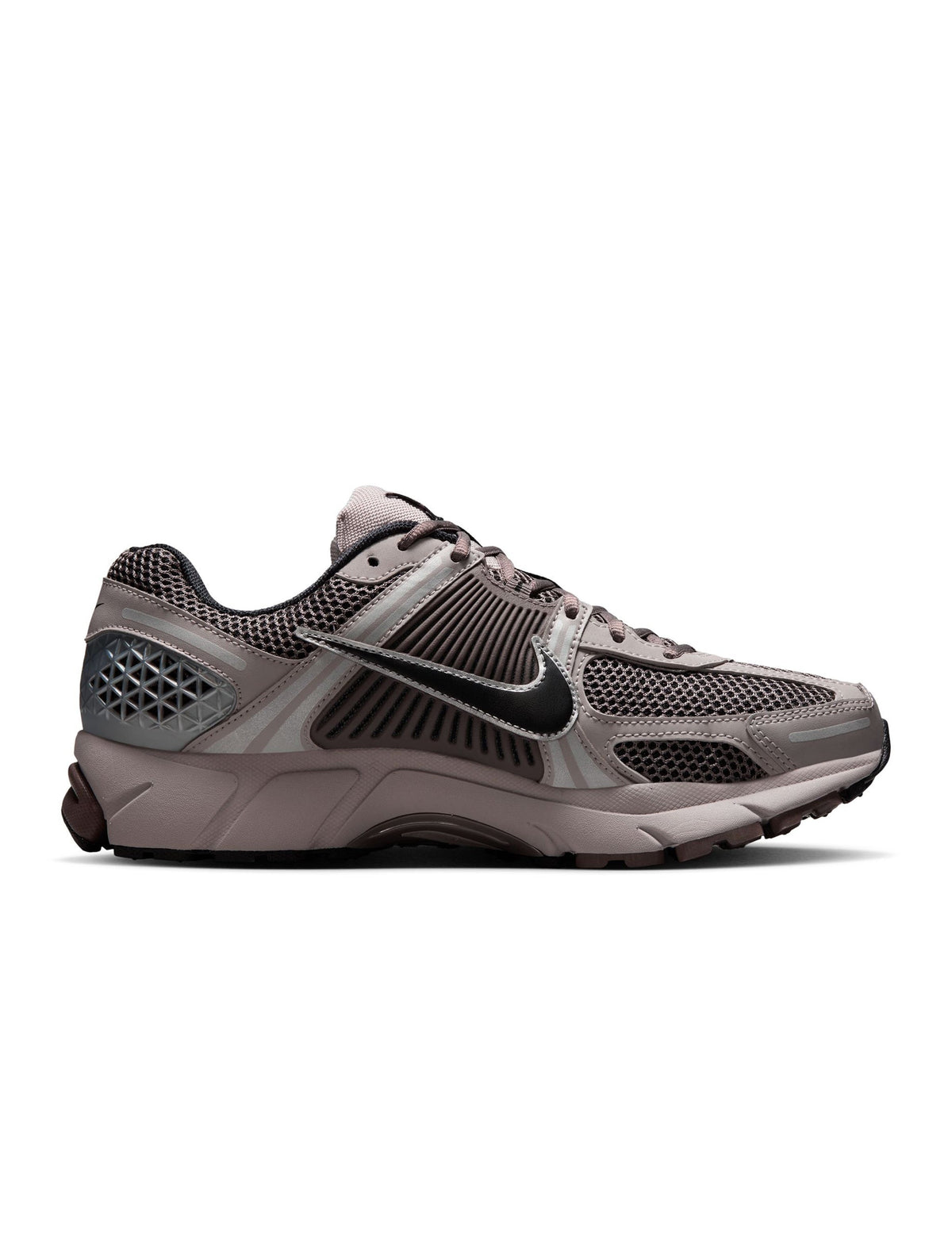 Nike men's Zoom Vomero 5 running shoes in college grey, featuring breathable mesh and cushioned sole for comfort and support
