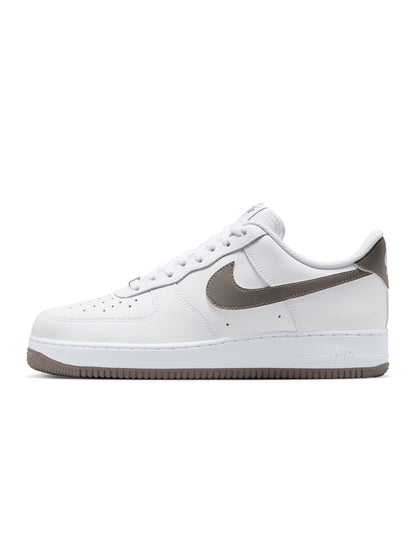 Men's Nike Air Force 1 '07 sneakers in white and cave stone leather